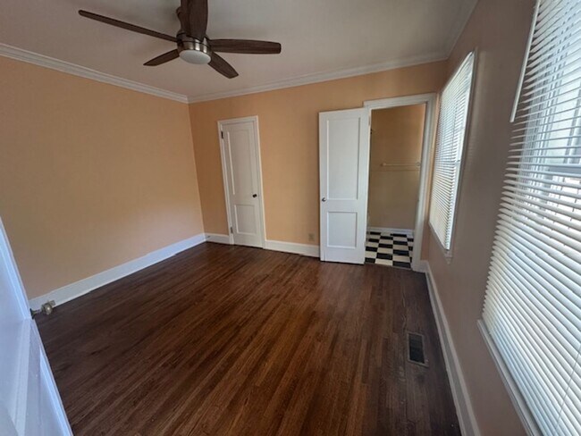 Building Photo - 607 Edmondson Ave