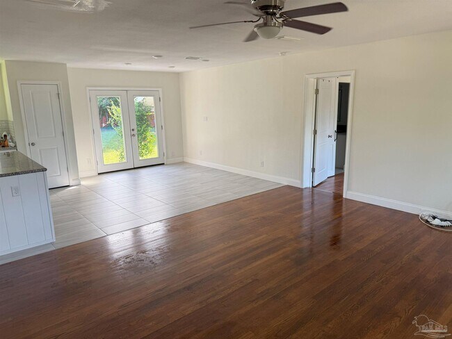 Foto del edificio - 2720 Bayou Blvd
