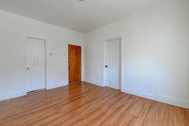 Building Photo - 477 Liberty Ave