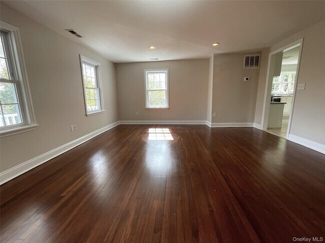Building Photo - 130 Old Mt Kisco Rd