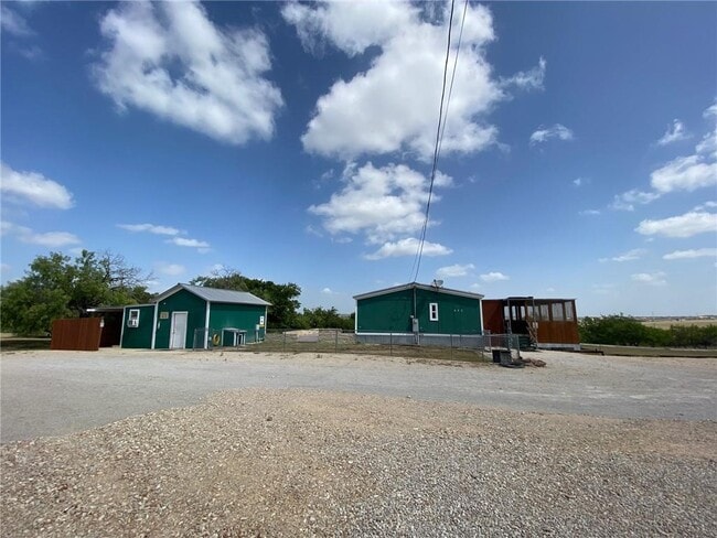 Foto del edificio - 680 Grant Harris Rd