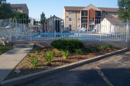 Piscina al aire libre - Prairie Tree Apartments