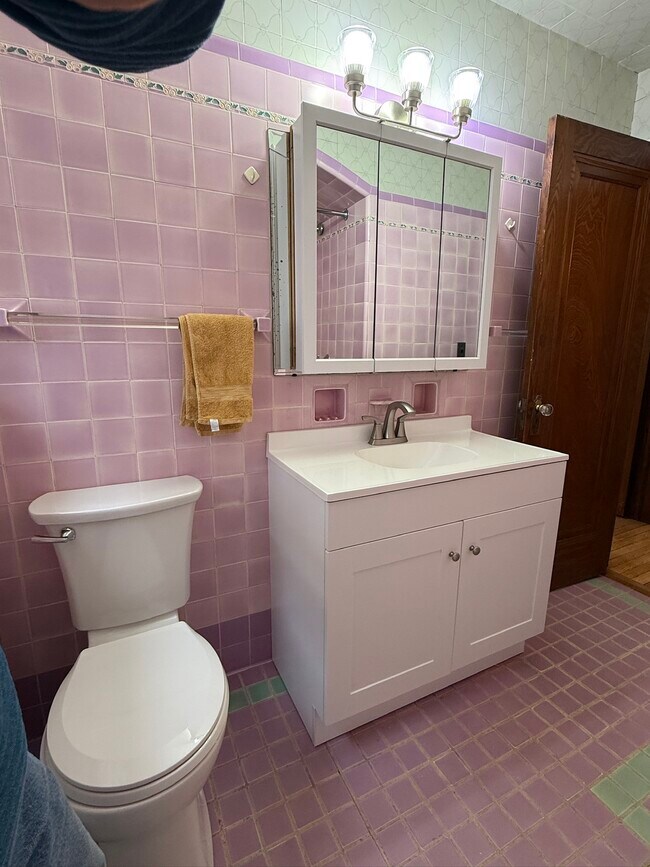 Foto del edificio - 221 Everett Pl