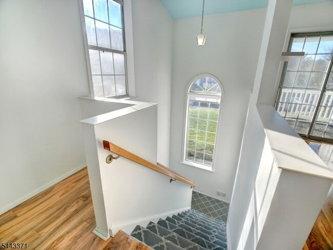 Building Photo - 142 Harvest Ln