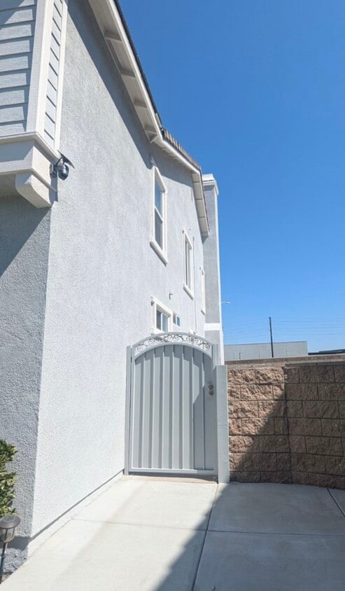 Photo - 8418 Lourenco Ln (Eastvale, CA)