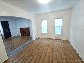 Building Photo - 60 Pomona Pl