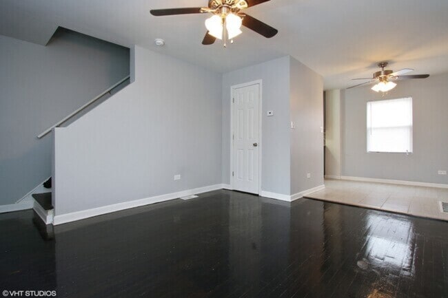 Foto del edificio - 6225 S Indiana Ave