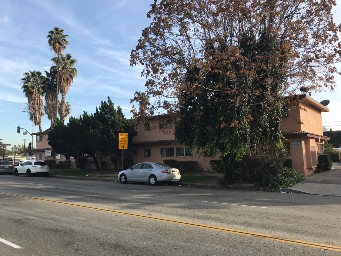 Foto del edificio - 3545 Baldwin Ave