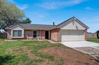 Building Photo - 2302 Doverglen Dr