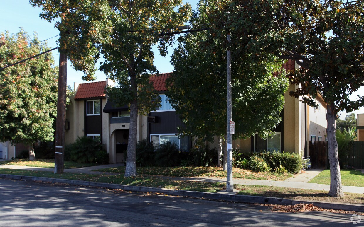 Primary Photo - Loma Apartments