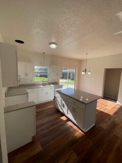 Building Photo - 203 Satsuma Dr
