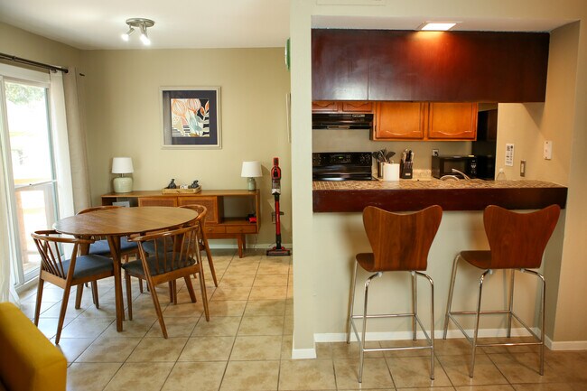 Building Photo - 1805 Cinnamon Path