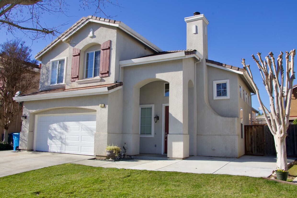 Foto principal - 925 Oak Brook Way