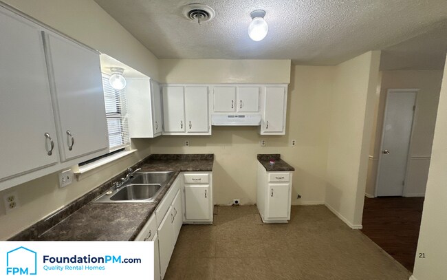 Foto del edificio - 4314 Castle Heights Dr