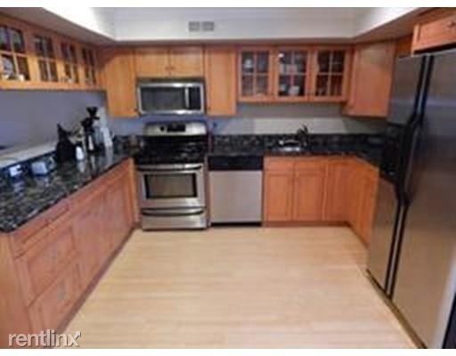 Building Photo - 4 br, 2 bath  - 668 E Broadway