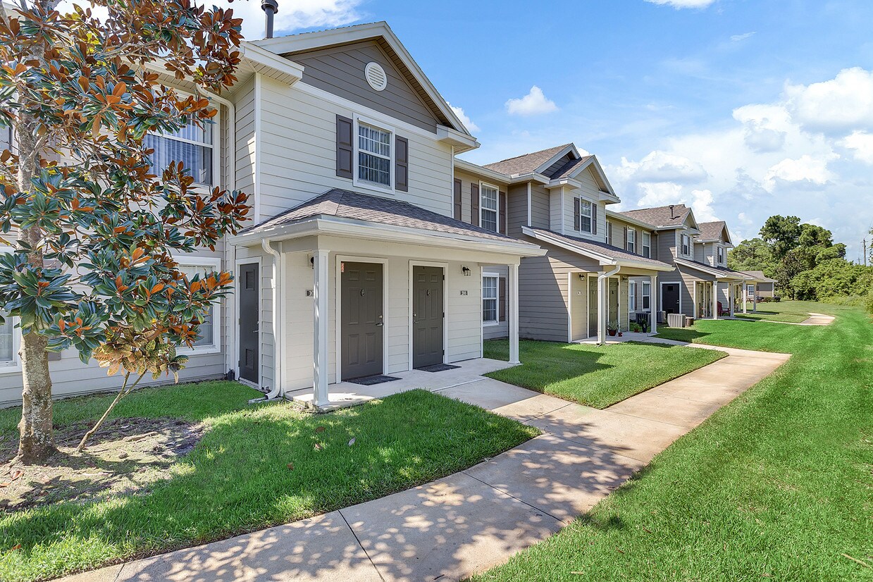 Stuart Pointe 3521 NW Treasure Coast Dr Jensen Beach, FL