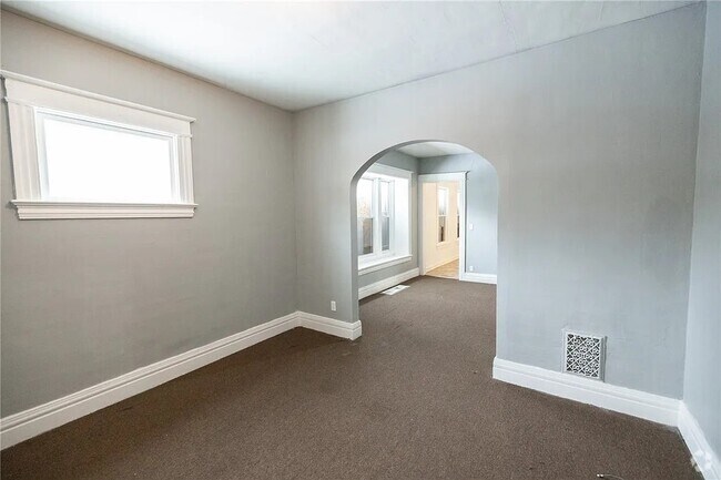 Building Photo - 130 Weyl St