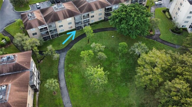 Foto del edificio - 7710 NW 50th St