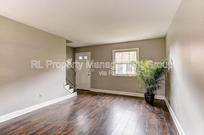Building Photo - 4714 Merrifield Pl