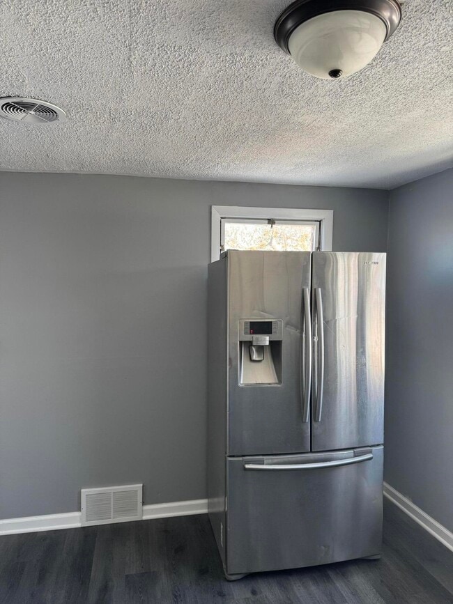 Foto del edificio - 1802 W Keefe Ave