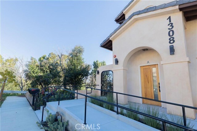 Foto del edificio - 1308 Stevens Ave