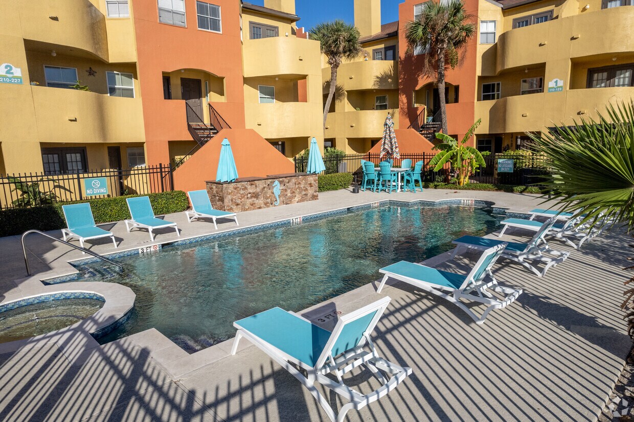 Seaside Village Apartments in Galveston, TX