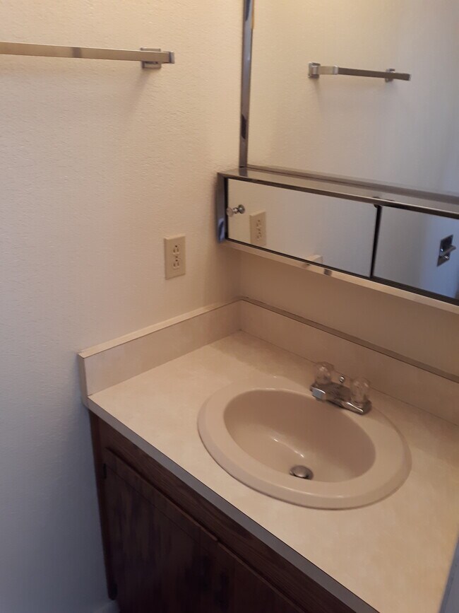 Half Bathroom - 871 N 14th St