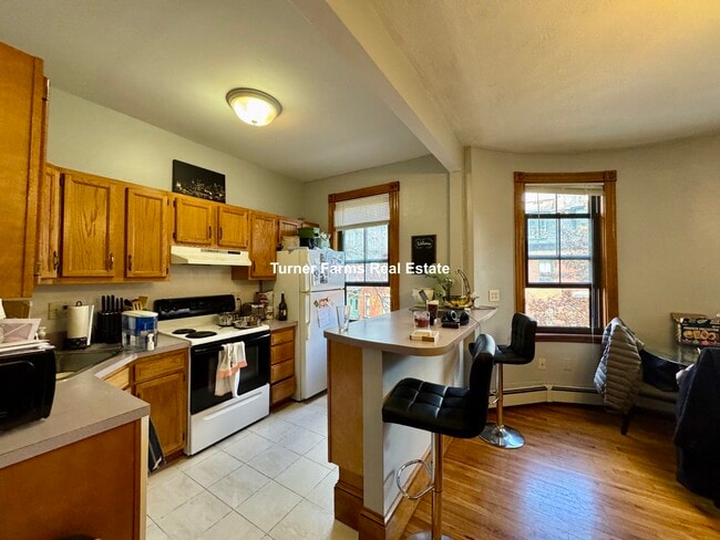 Building Photo - 95 E Brookline St