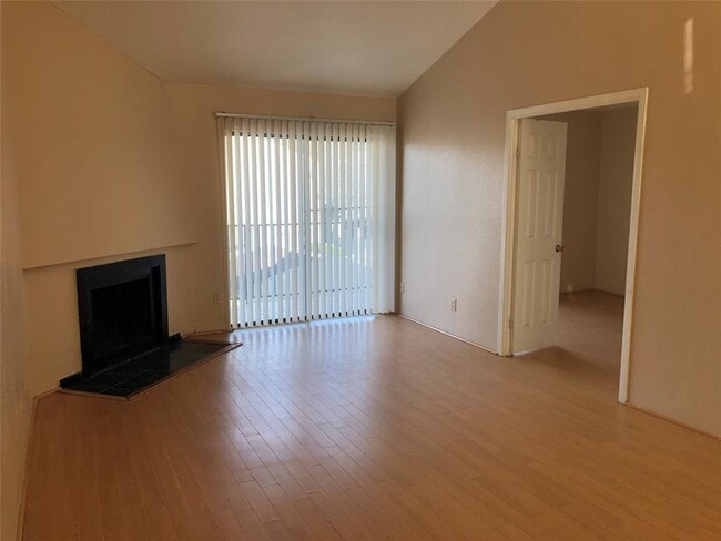 Building Photo - 10075 Westpark Dr