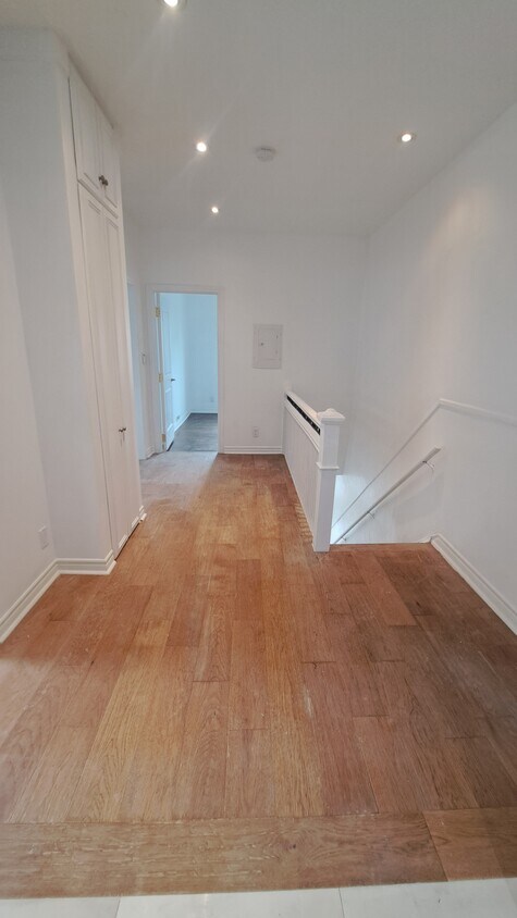 Primary Photo - 318 Harbord St