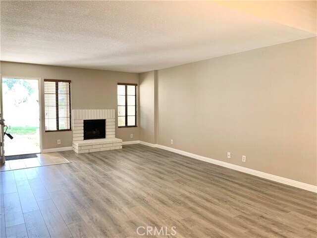 Foto del edificio - 535 S College Ave