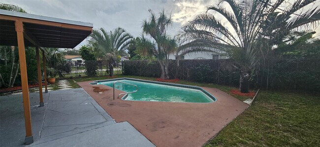 Foto del edificio - 501 NW 65th Ave