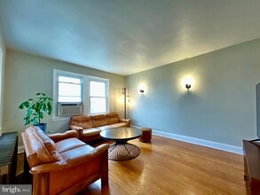 Building Photo - 303 Willow Ave