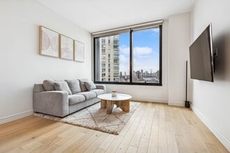 Building Photo - 45-30 Pearson St