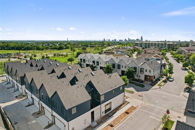 Building Photo - 3815 Tilley St