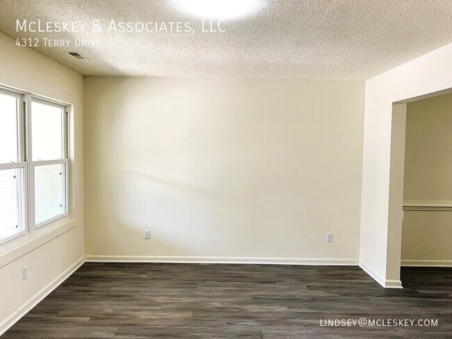 Building Photo - 4312 Terry Dr