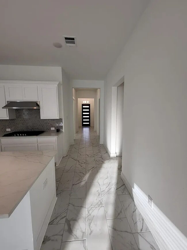 Foto del edificio - 4516 Hammerstein Blvd