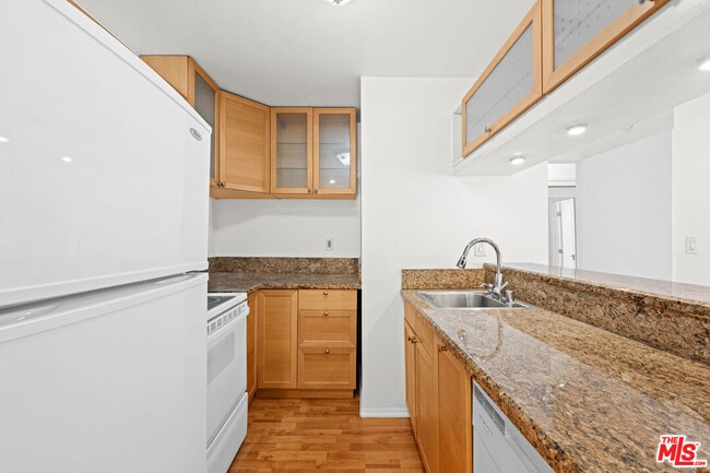 Building Photo - 1440 Veteran Ave