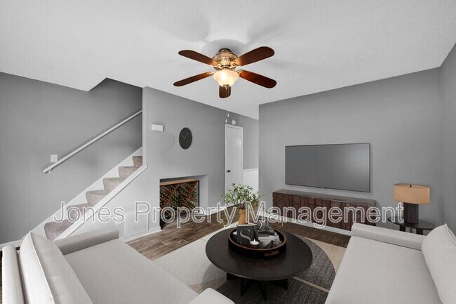 Building Photo - 2660 White Oak Ln