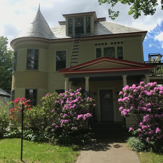 Front of Building - 98 High St