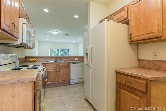 Building Photo - 5459 Via Delray Boulevard