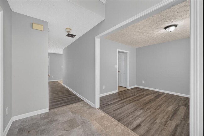 Building Photo - 530 Sterling Pointe Ct NW