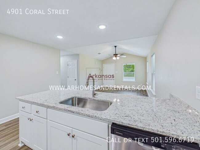 Foto del edificio - 4901 Coral St