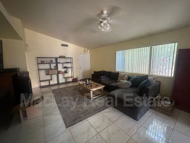 Building Photo - 4161 E Tanglewood Dr