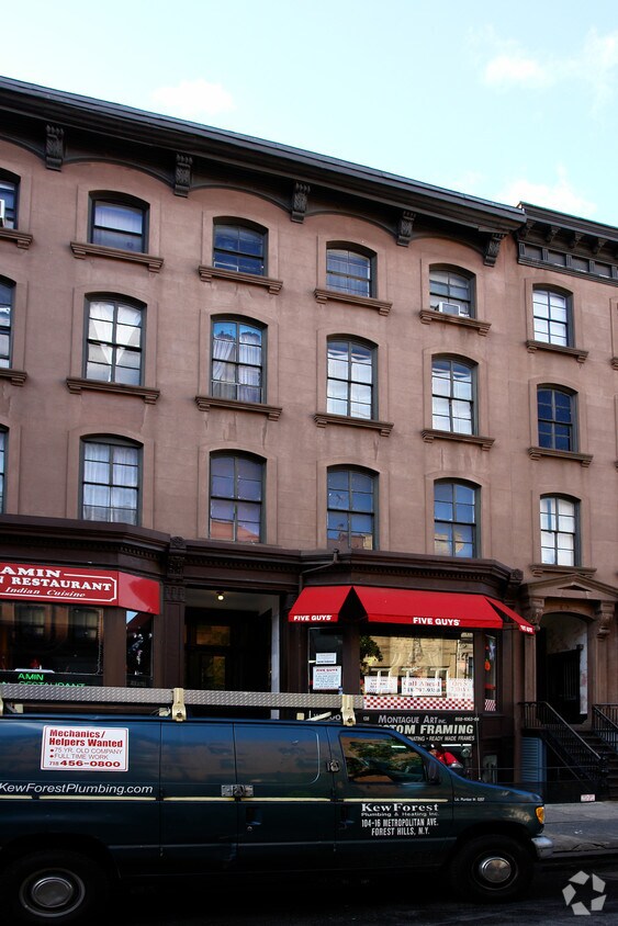 Foto del edificio - 138 Montague St