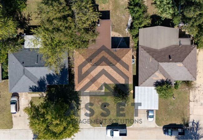 Building Photo - RENT TO OWN – WARR ACRES, OK