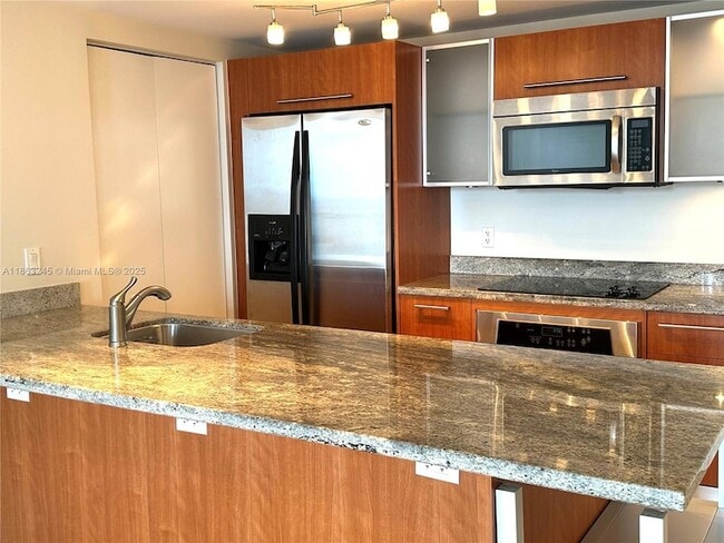Foto del edificio - 185 SW 7th St