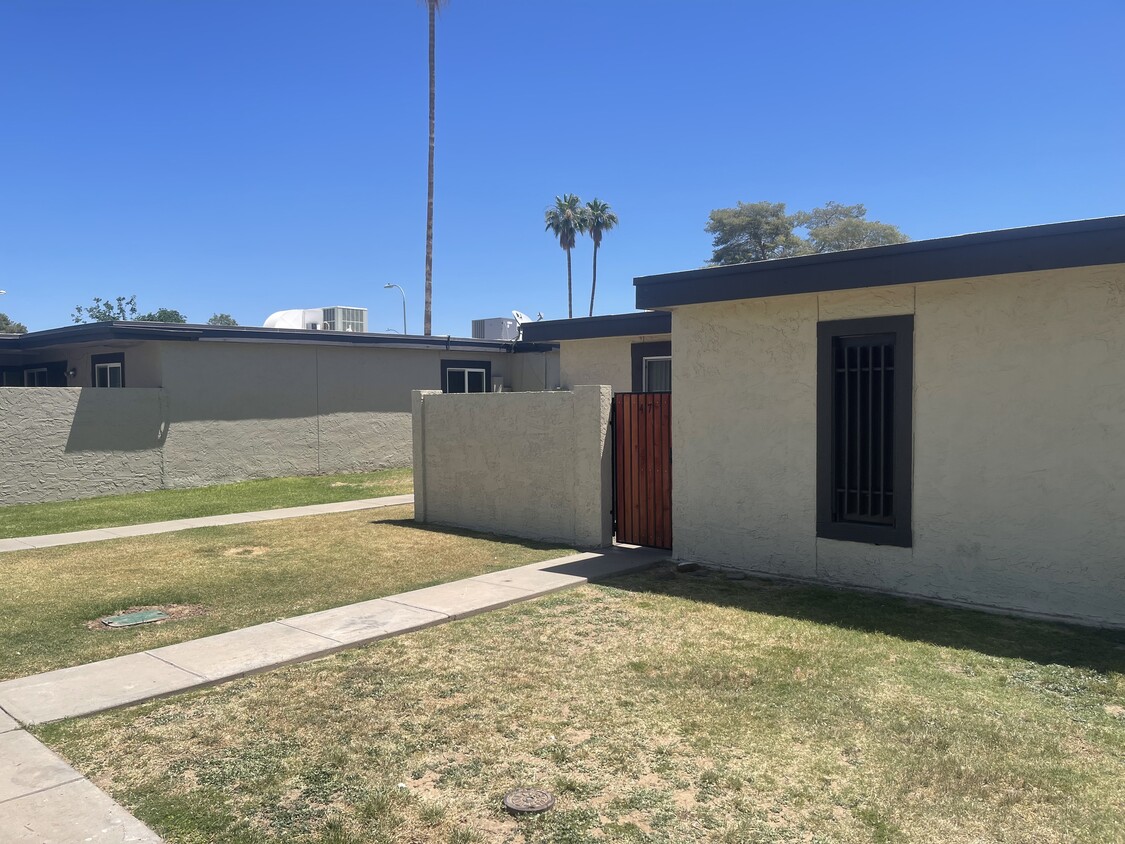 Front - 830 S Dobson Rd