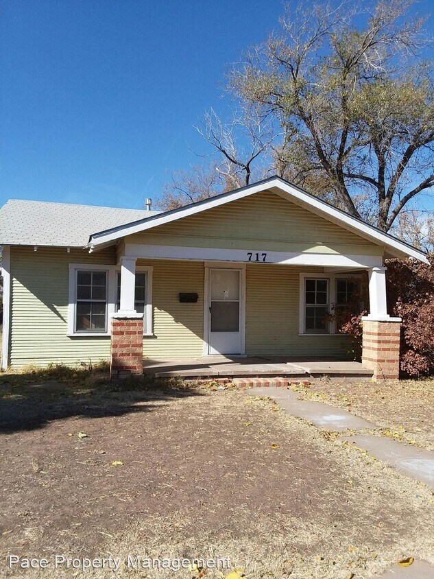 Primary Photo - 2 br, 1 bath House - 717 North Houston Street