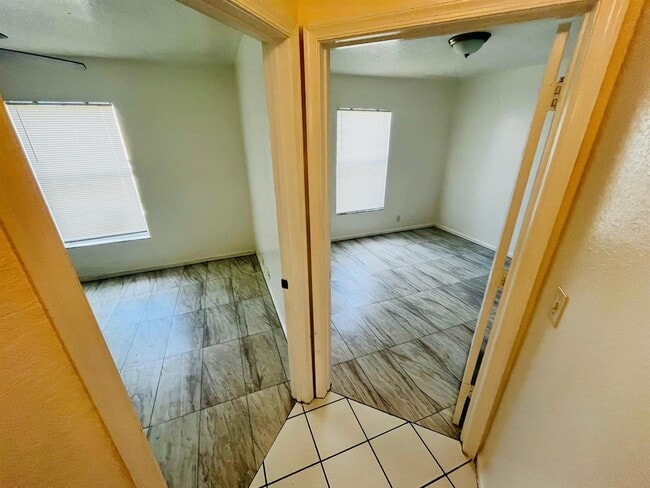 Building Photo - 13711 Yarmouth Ct